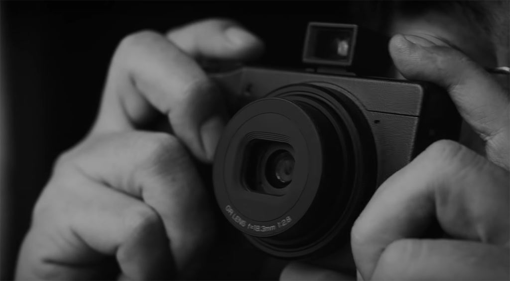 Shooting the Ricoh GR III with the GV-2 viewfinder
