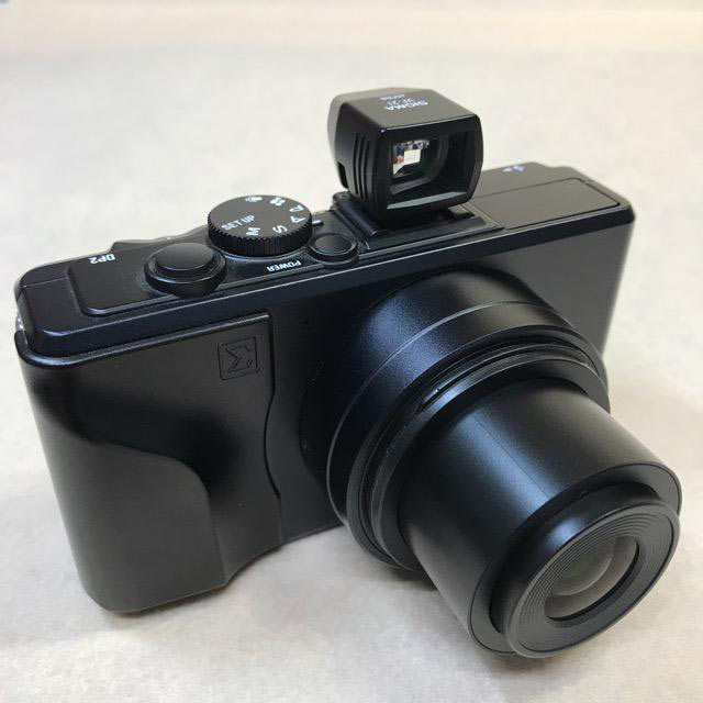 Sigma VF-11 viewfinder on camera