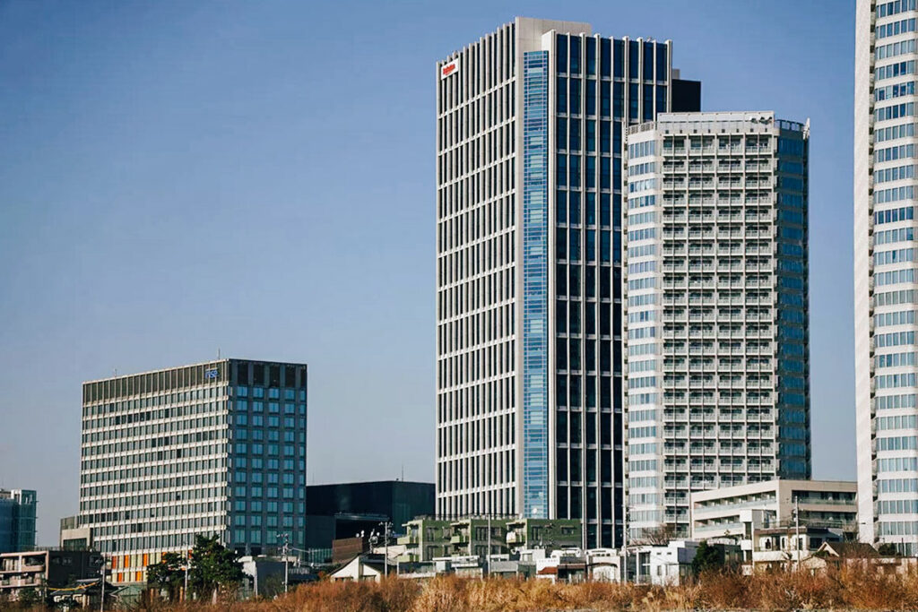 Sample image showing the reach of the Tamron 17-70mm on a Sony a6600, shot at 70mm telephoto.